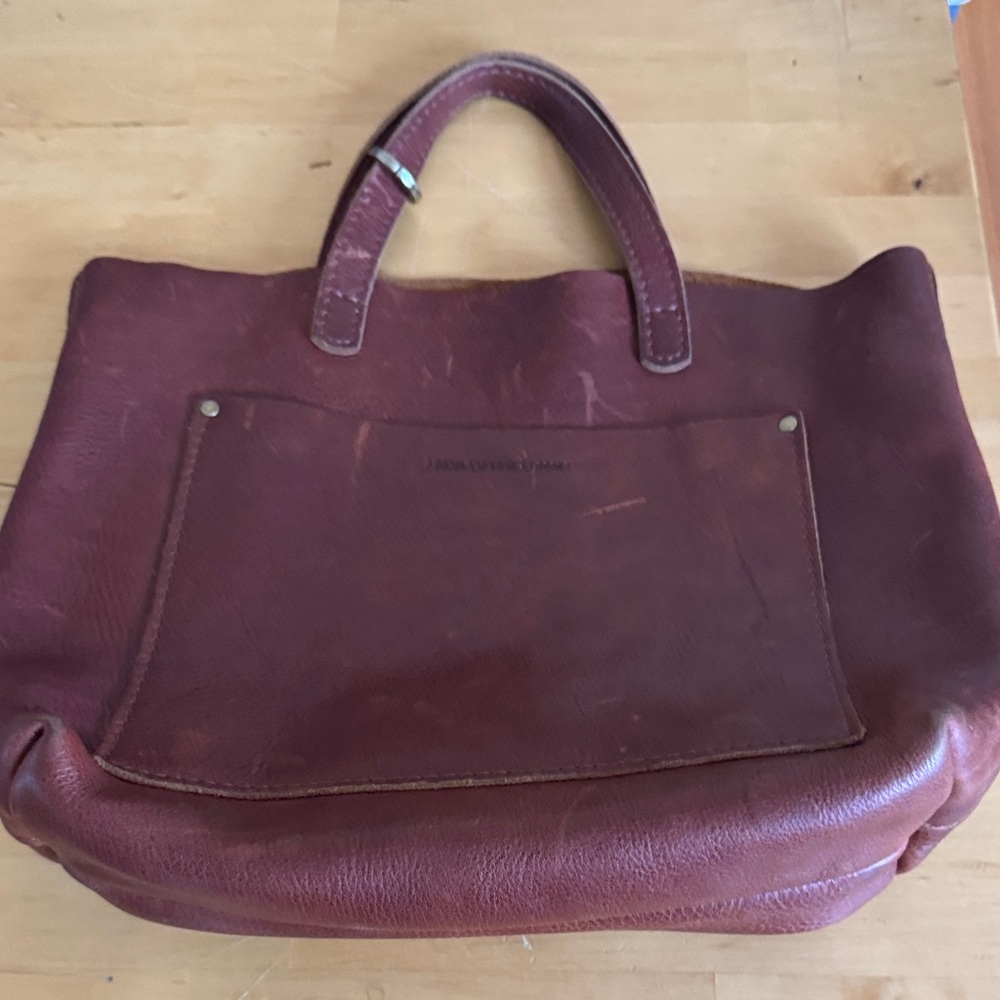 Portland Leather Medium Crossbody